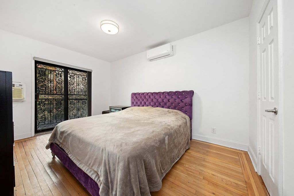 Rooms in Cool House Marble Hill NYC