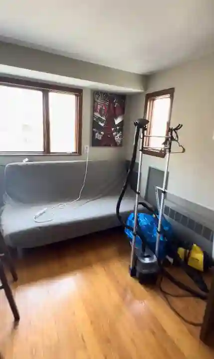 ROOM IN AN ALL FEMALE APARTMENT