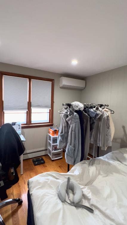 ROOM IN AN ALL FEMALE APARTMENT