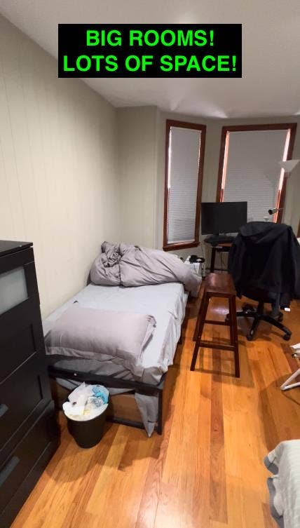 ROOM IN AN ALL FEMALE APARTMENT