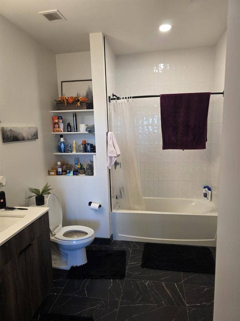 Bedroom w/ Private Bath Lux Condo
