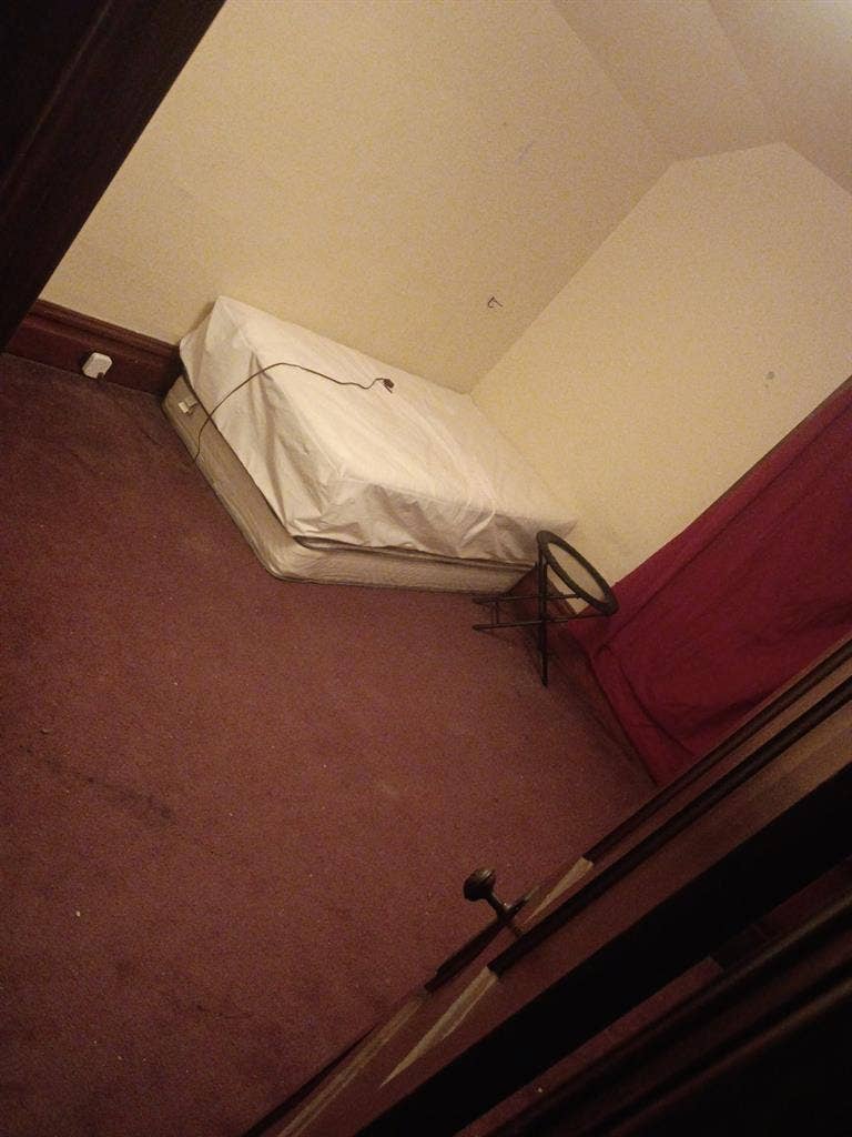 Room for rent quiet and clean