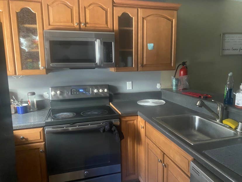 1 bedroom with Shared bathroom