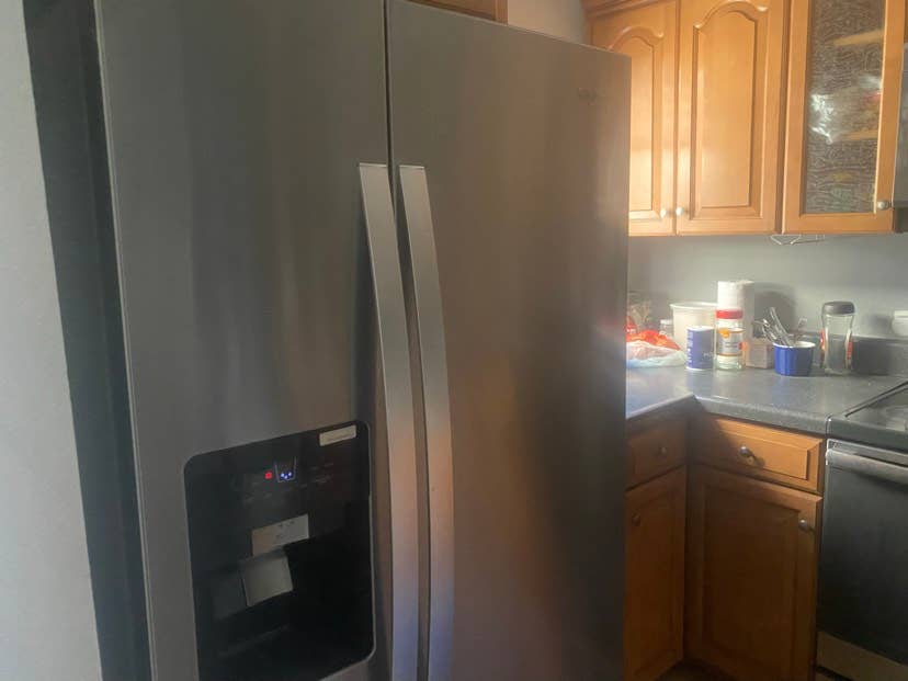1 bedroom with Shared bathroom