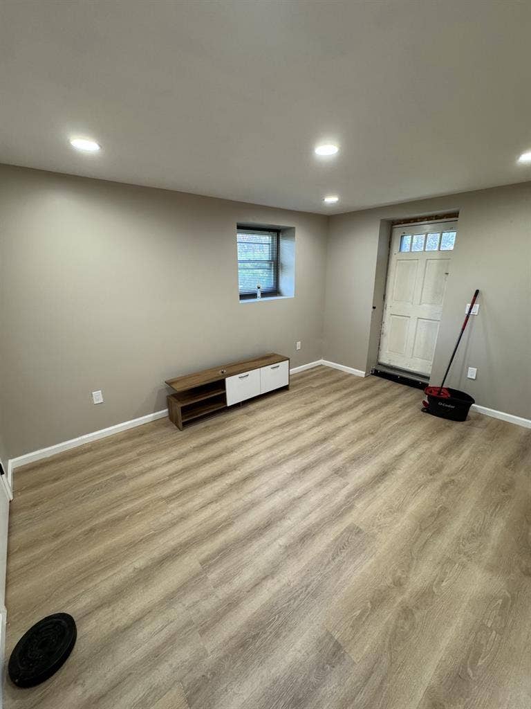 Large private room for rent