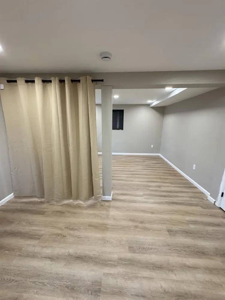 Large private room for rent