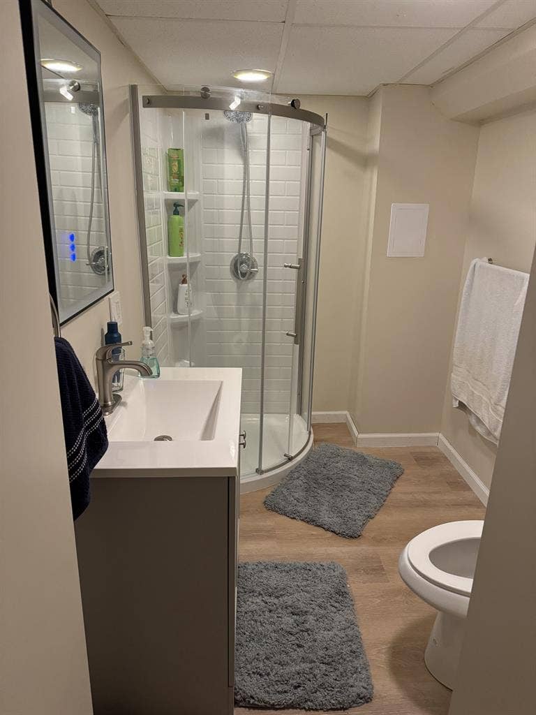 Large private room for rent