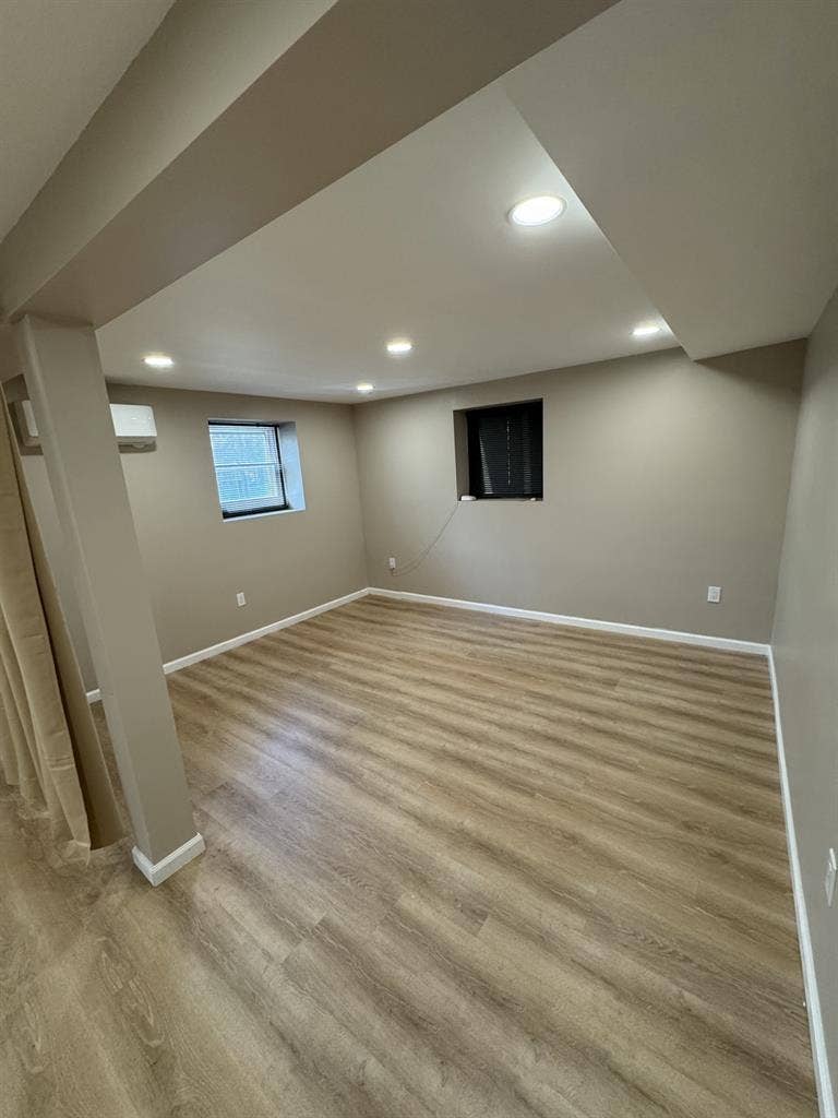 Large private room for rent