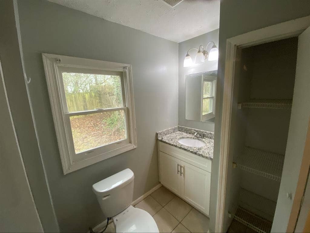 Full Furnished Room
 in Downtown ATL