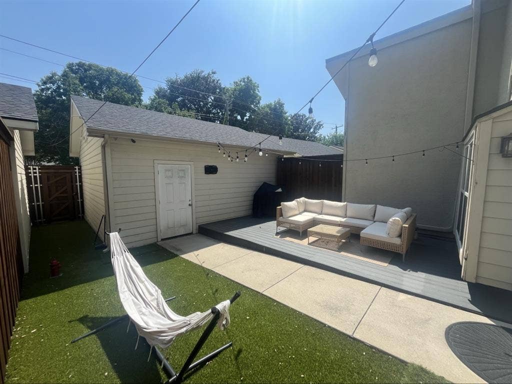 Looking for TIDY female roommate