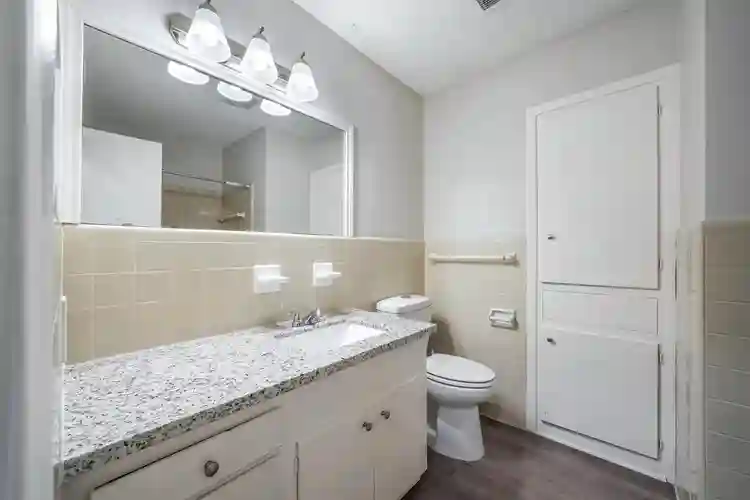 8 BR in Houston