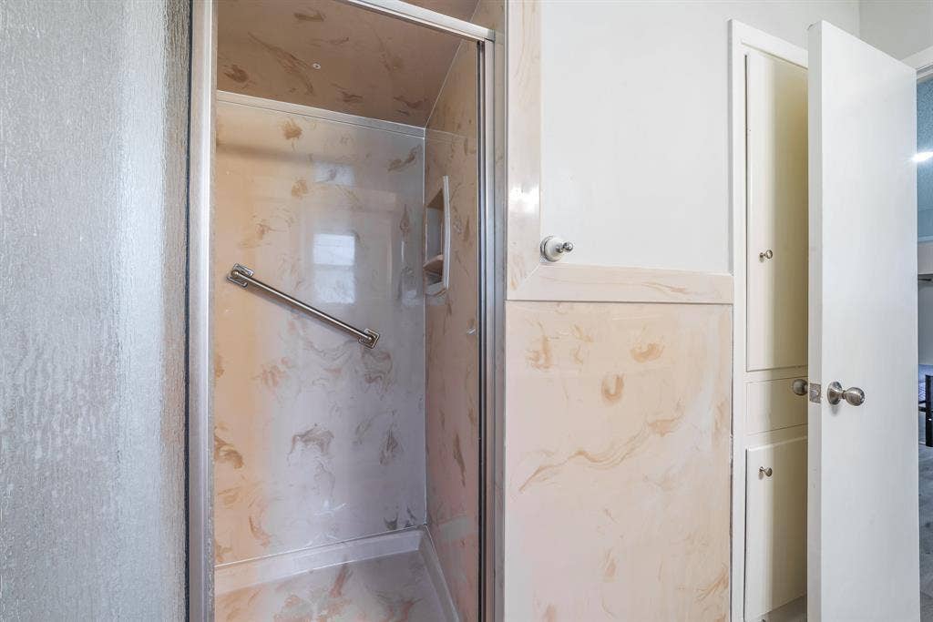 8 BR in Houston