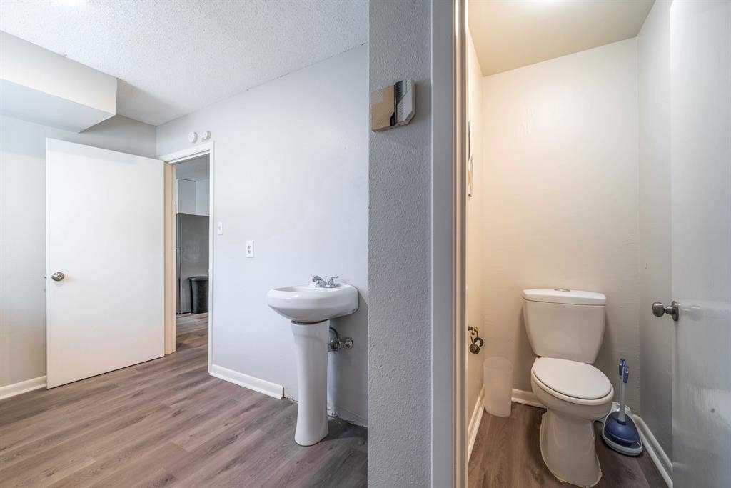 8 BR in Houston