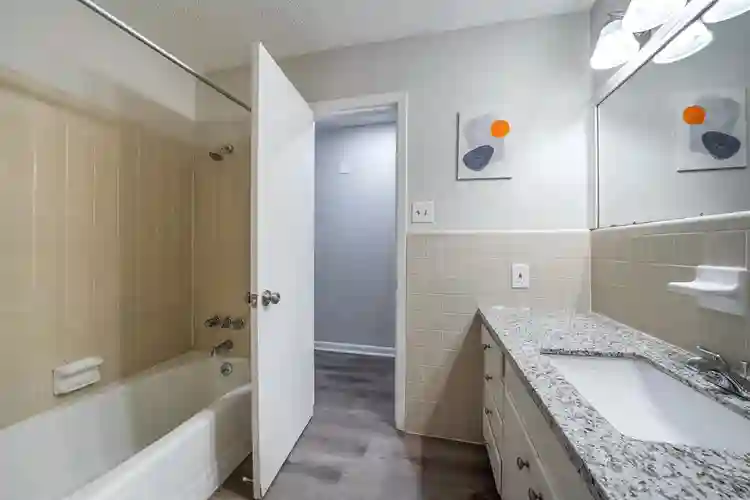 8 BR in Houston
