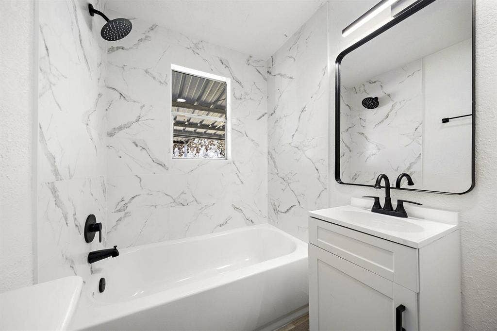 8 BR in Houston