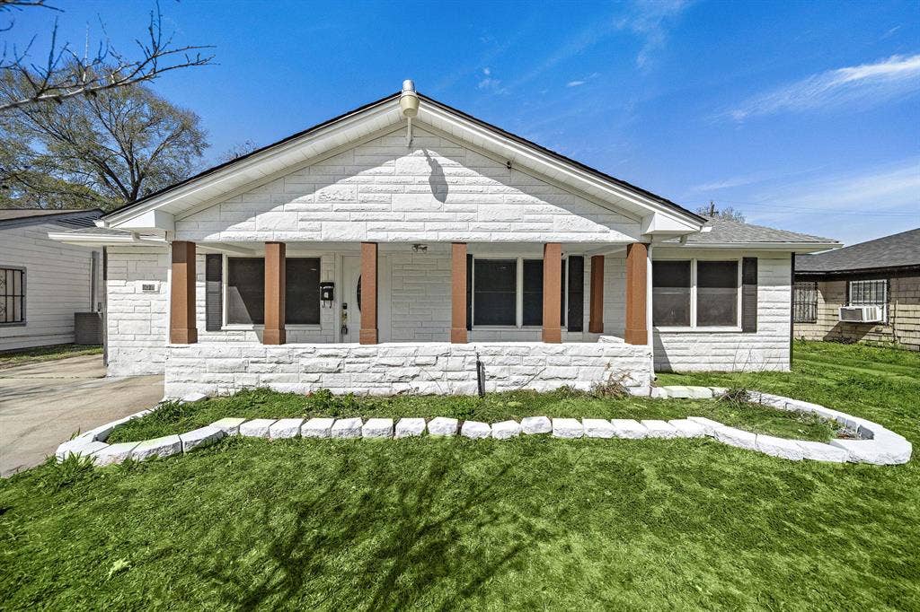 8 BR in Houston