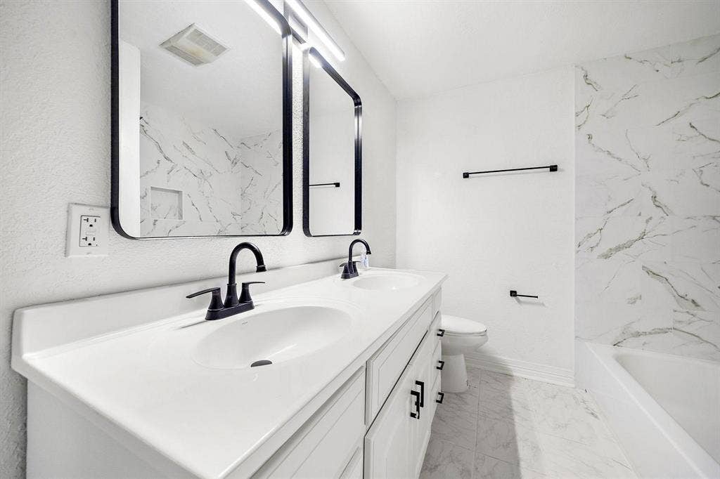 8 BR in Houston