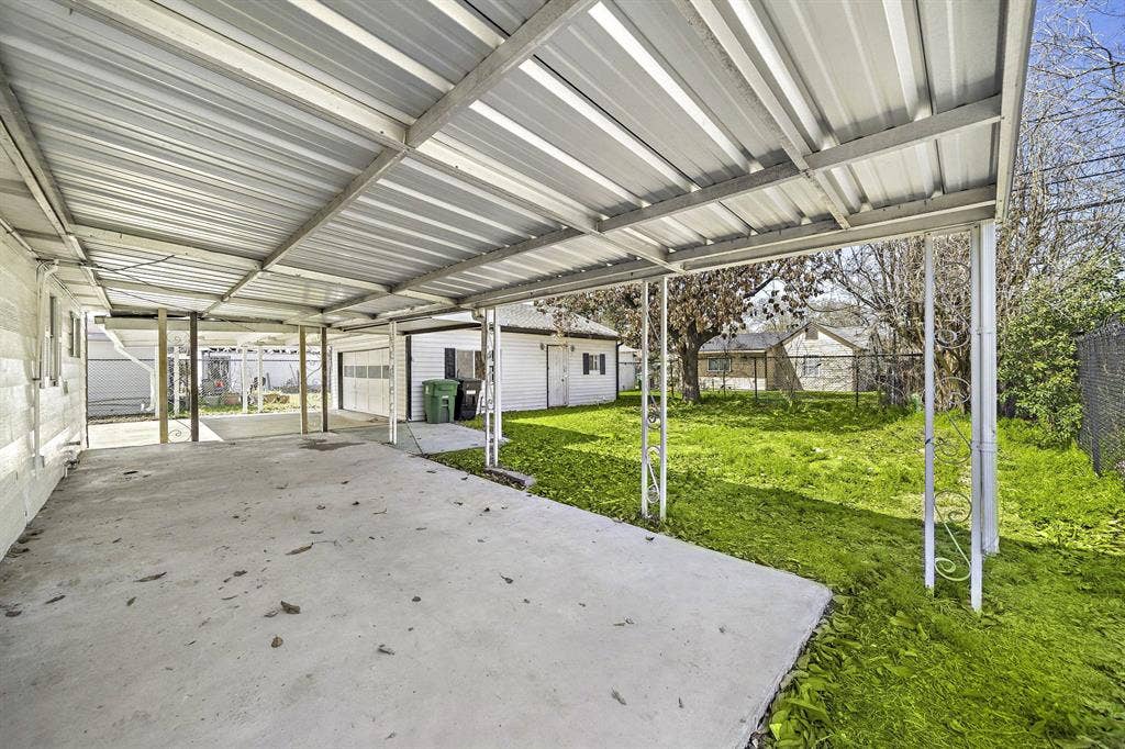 8 BR in Houston