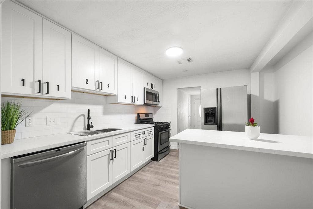 8 BR in Houston