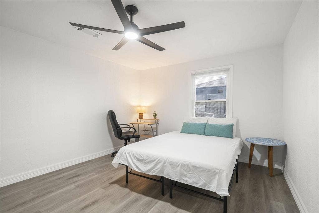 8 BR in Houston