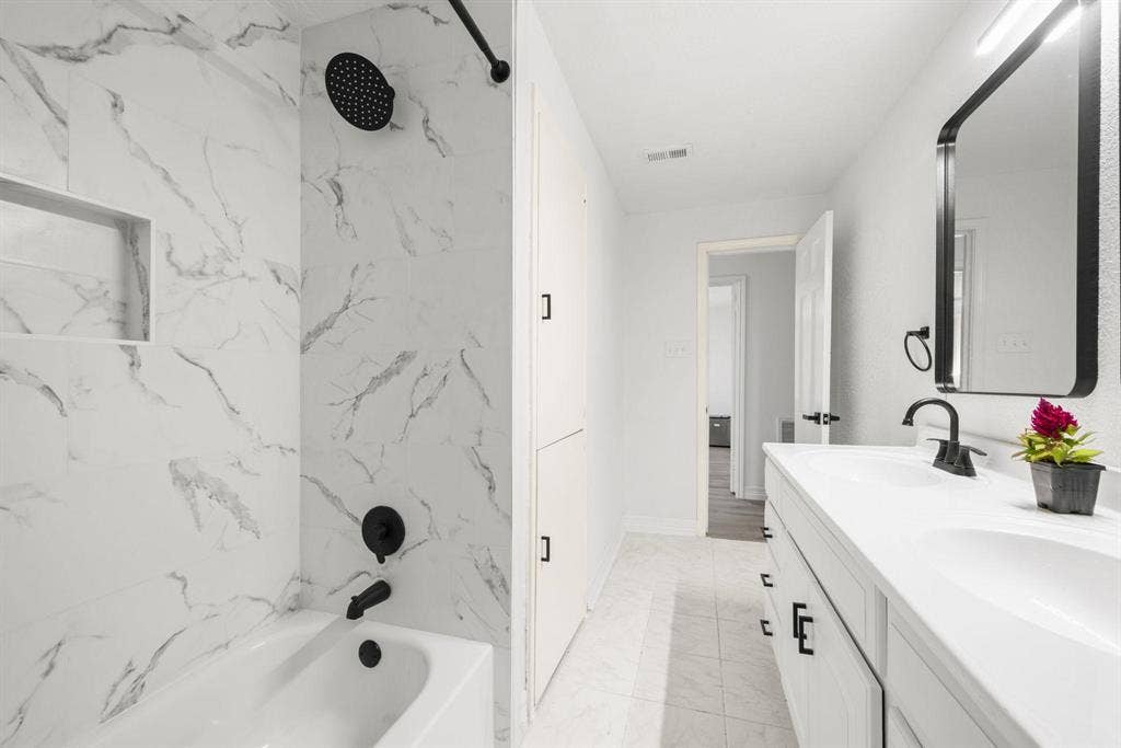8 BR in Houston