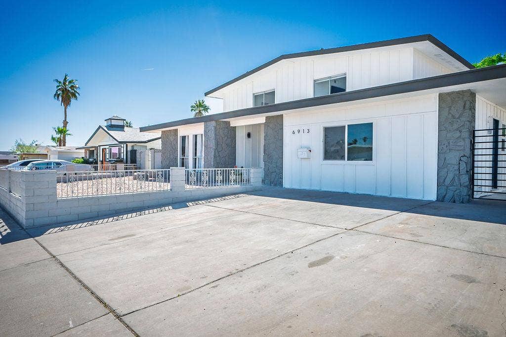 7 BR in Las Vegas