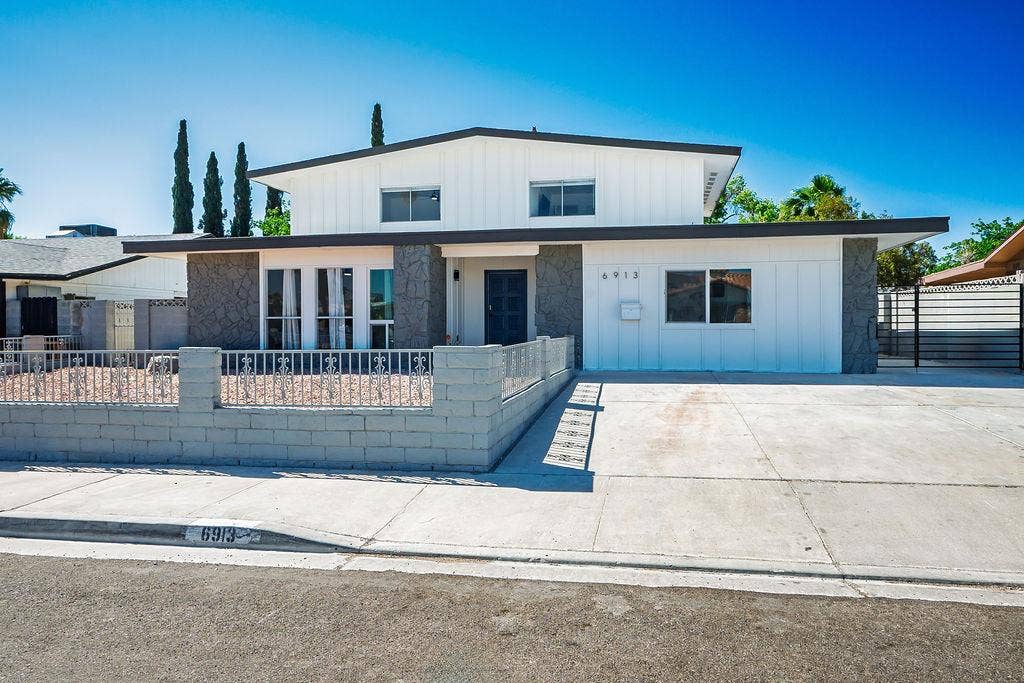 7 BR in Las Vegas