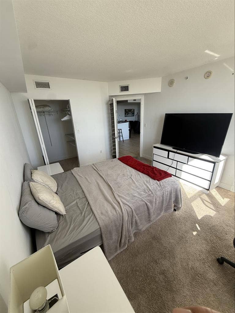 FURNISHED PRIVATE ROOM + BATH