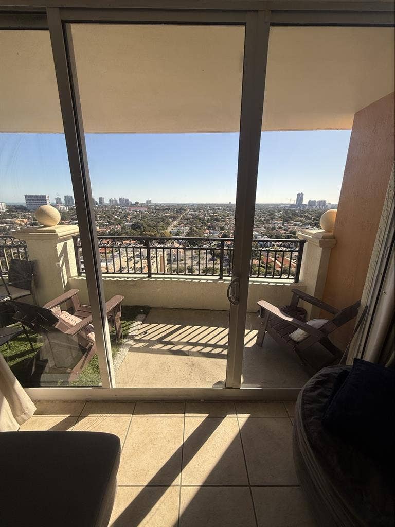FURNISHED PRIVATE ROOM + BATH