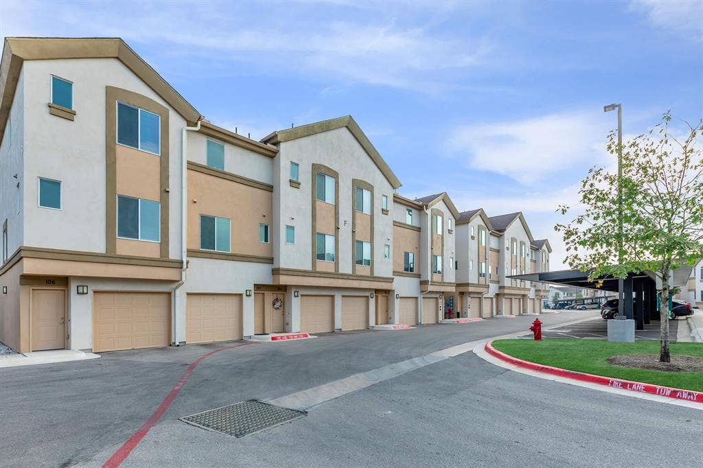 2 BR in Cedar Park