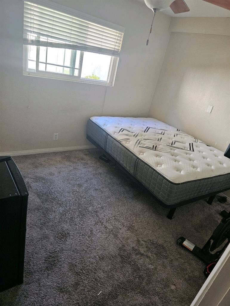 Room for rent in Anaheim