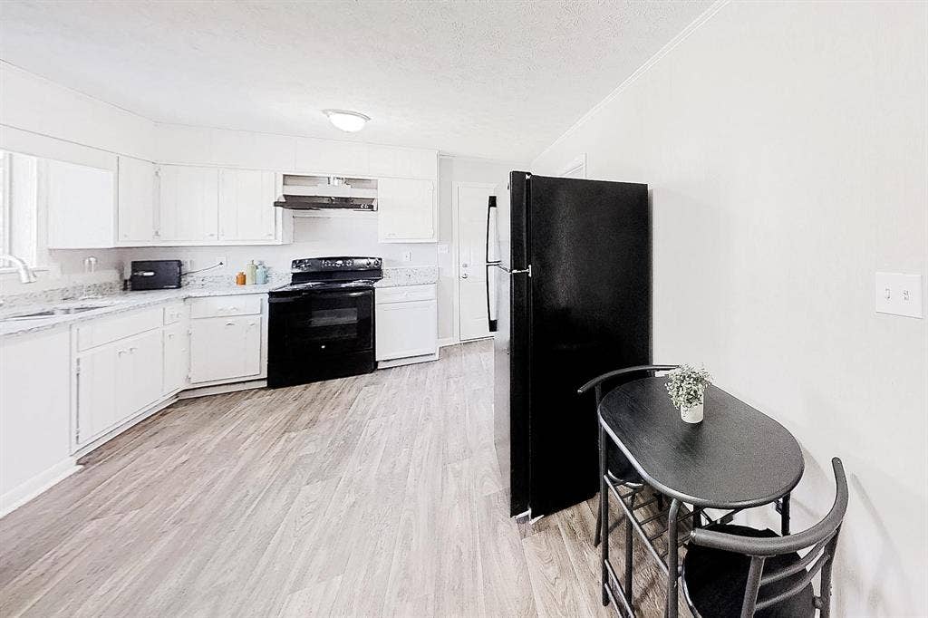 9 BR in Ellenwood