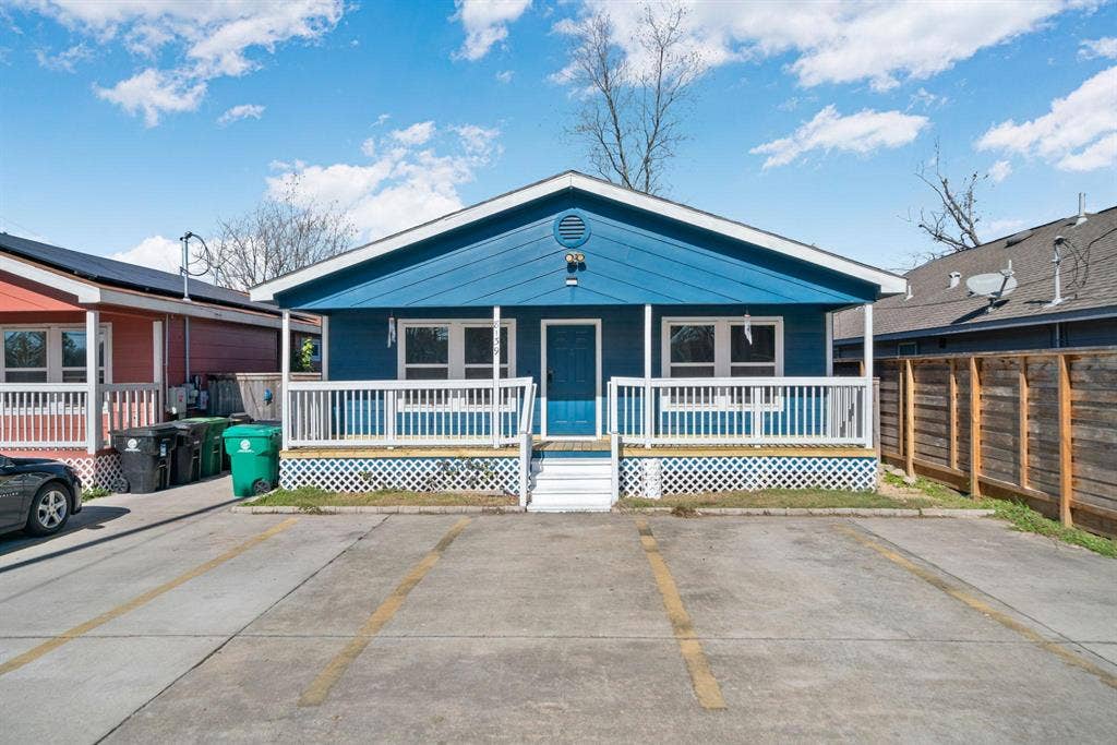 6 BR in Houston