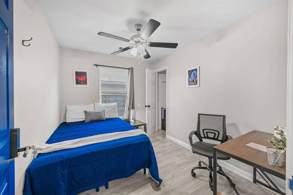 6 BR in Houston