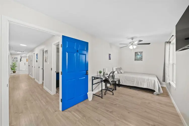 6 BR in Houston