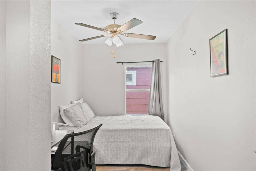 6 BR in Houston
