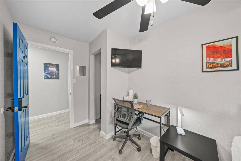 6 BR in Houston