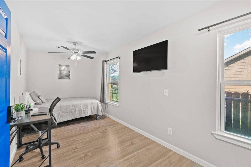 6 BR in Houston