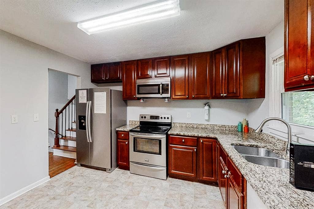 8 BR in Decatur
