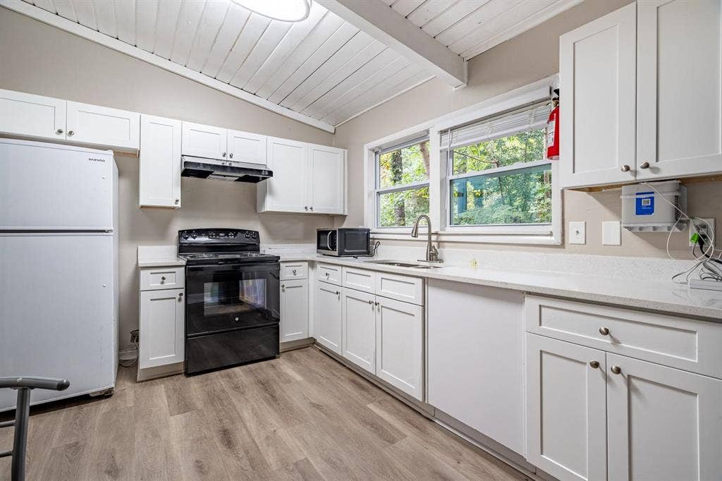 8 BR in Ellenwood