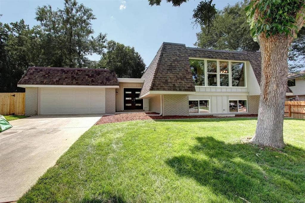 9 BR in Aurora