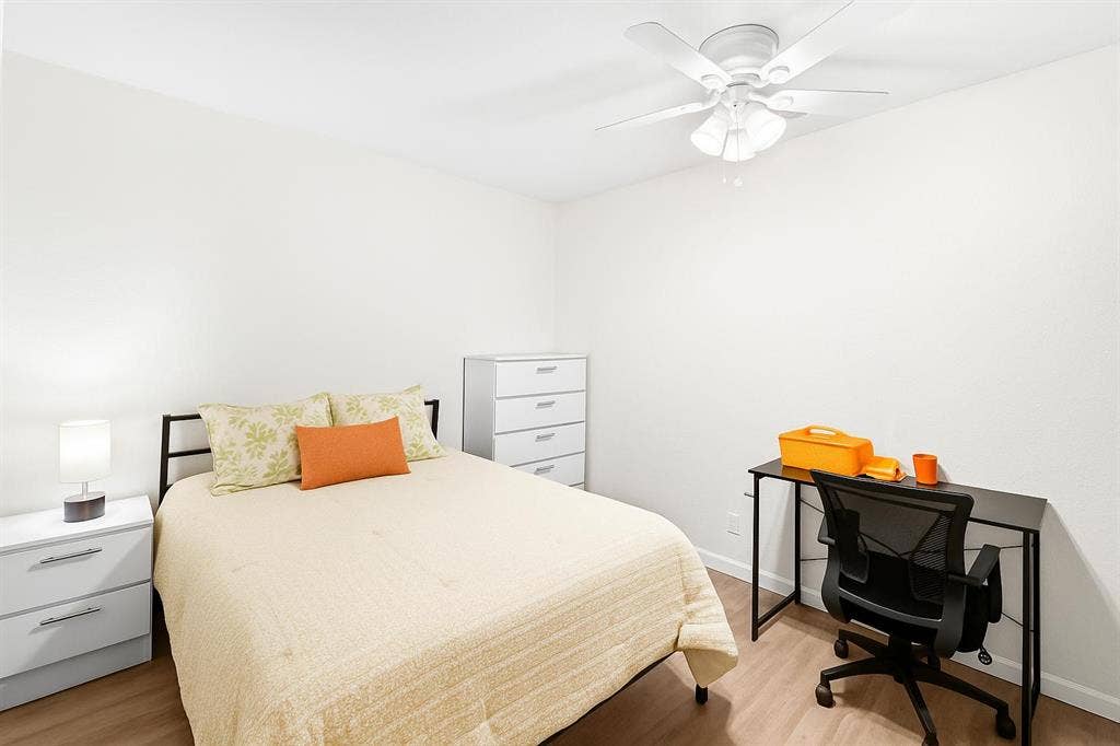 6 BR in Jacksonville