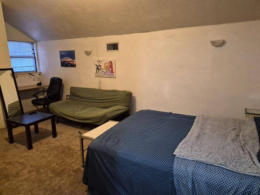 2 BR in Austin