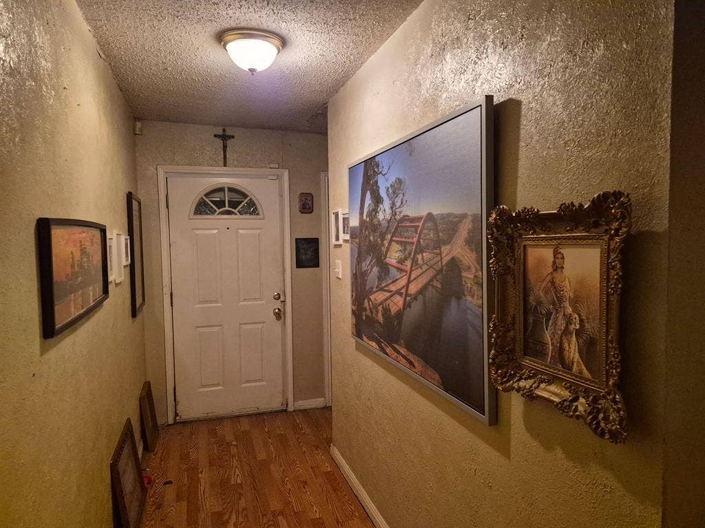 2 BR in Austin
