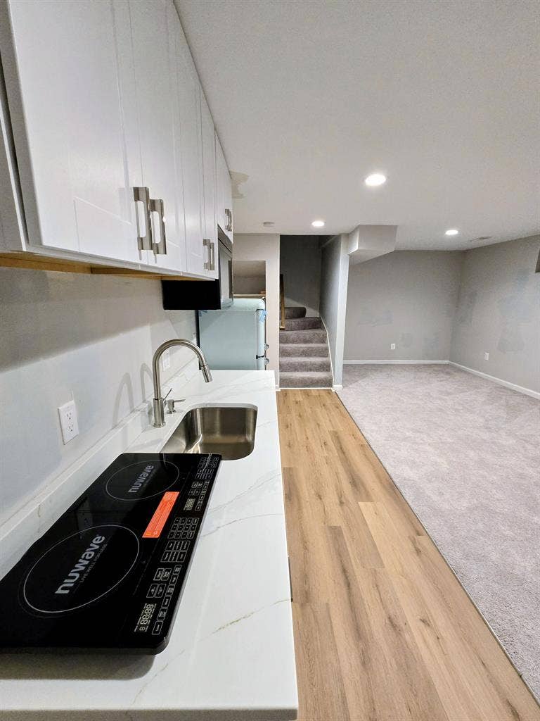 1 bed apt w/laundry storage Fairfax