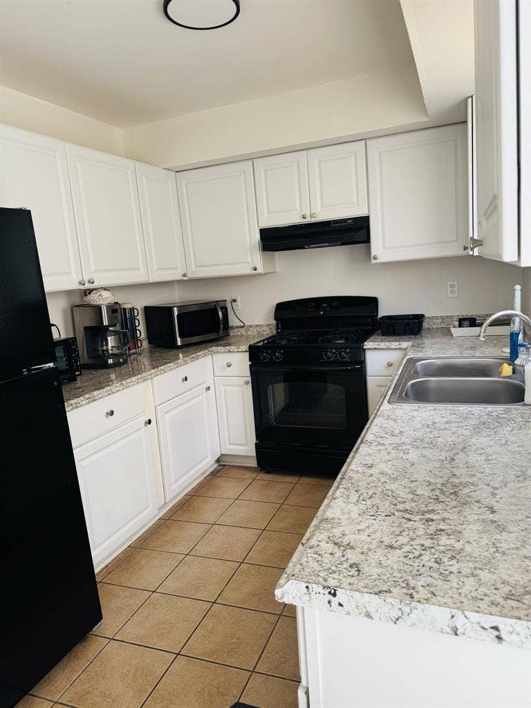 Private bedroom/bath in Atlanta