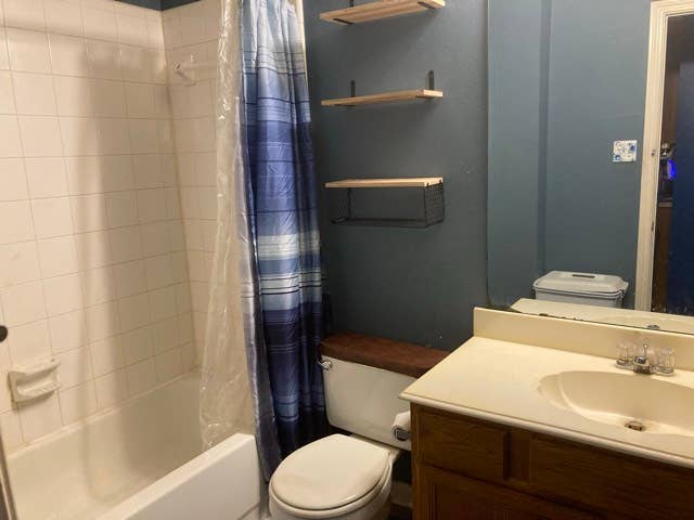 Cozy room near Jersey Village