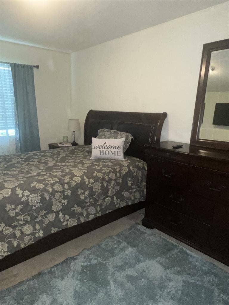 Furnished room to rent