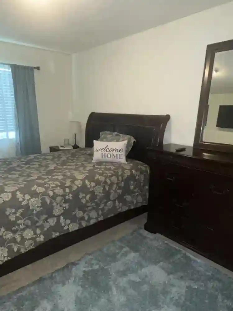Furnished room to rent