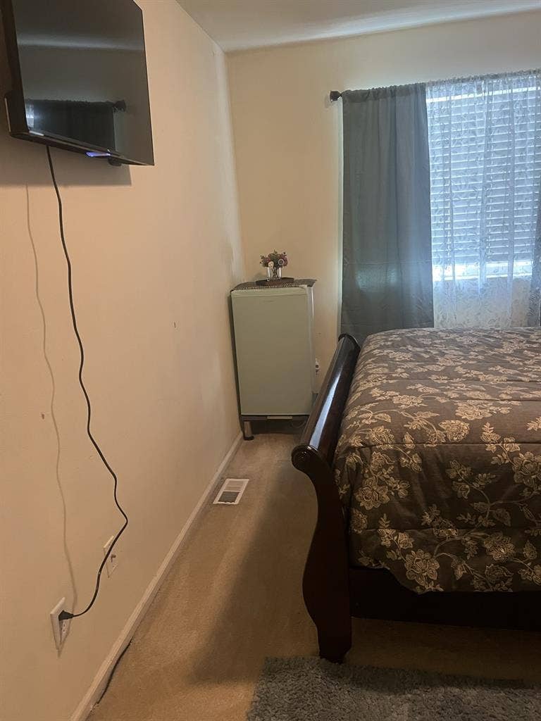 Furnished room to rent